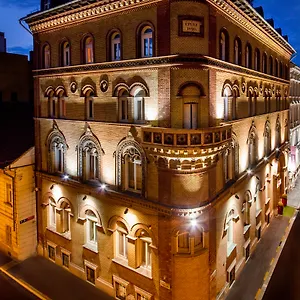 **** Hotel Museum Węgry