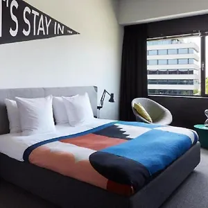 **** Hotell The Social Hub West 4 Star Nederländerna